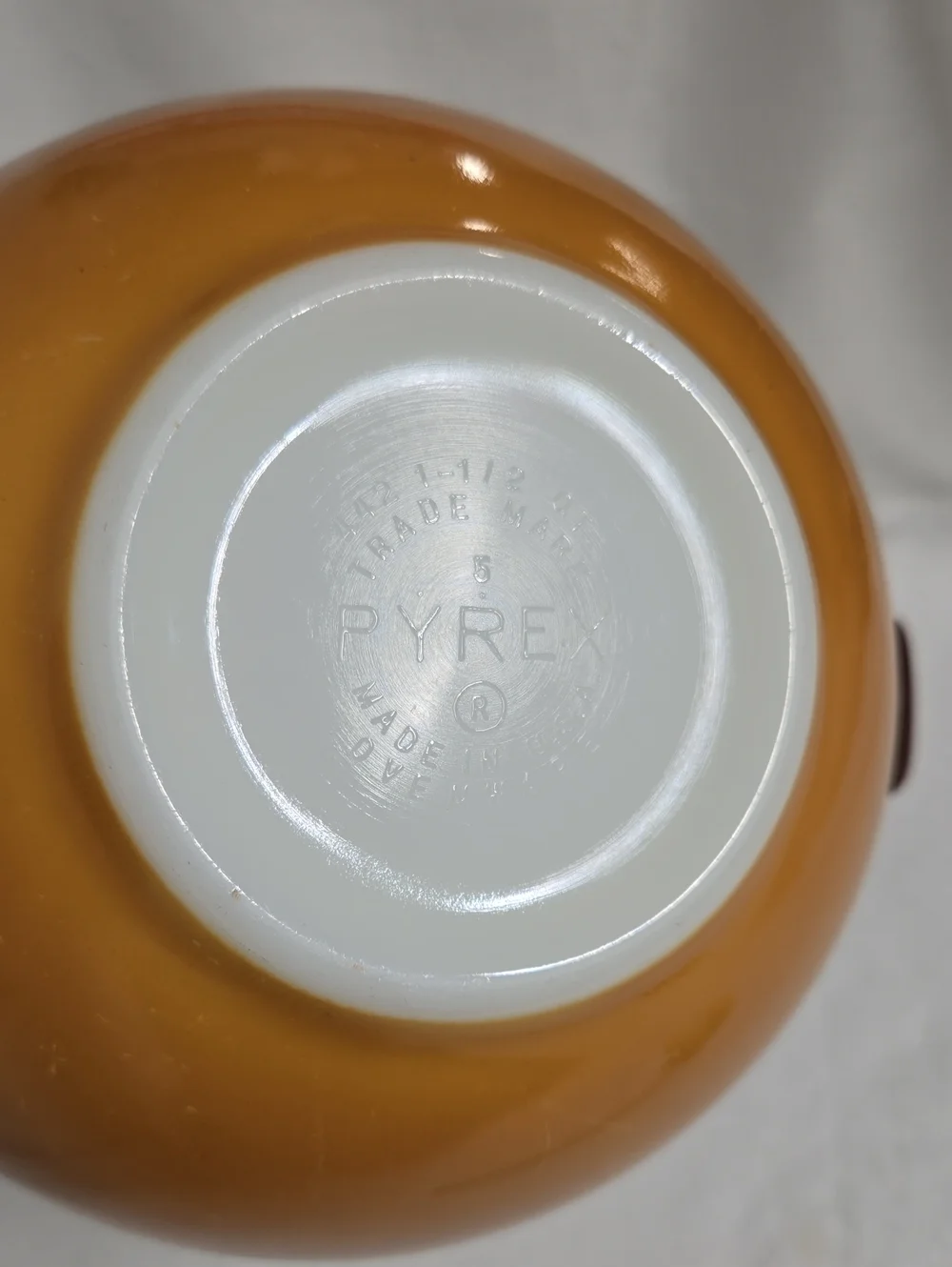 Pyrex vintage mixing
